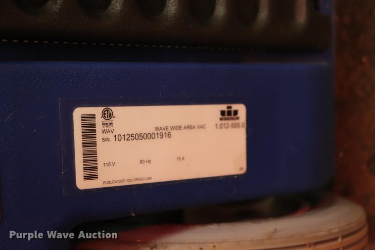 image for item EJ9759 Tornado Marathon 800 carpet cleaner