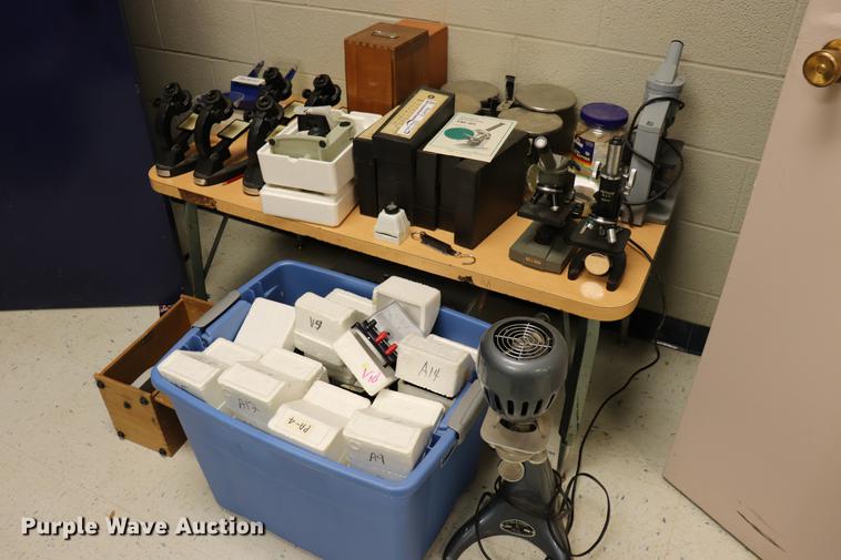 image for item EJ9760 Lab equipment