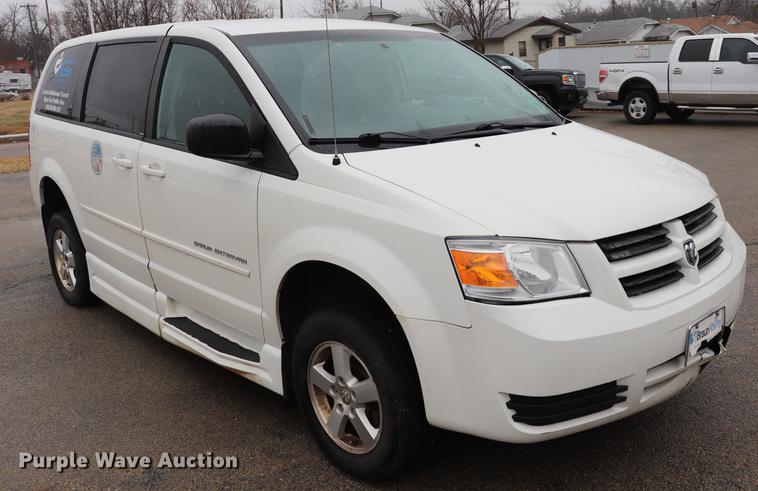image for item EJ9783 2010 Dodge Grand Caravan SE van