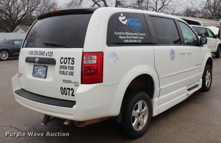 image for item EJ9783 2010 Dodge Grand Caravan SE van