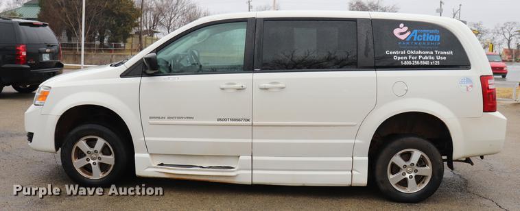 image for item EJ9783 2010 Dodge Grand Caravan SE van