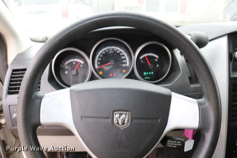 image for item EJ9783 2010 Dodge Grand Caravan SE van