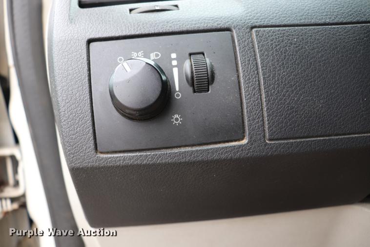 image for item EJ9783 2010 Dodge Grand Caravan SE van