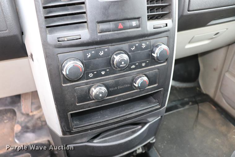 image for item EJ9783 2010 Dodge Grand Caravan SE van