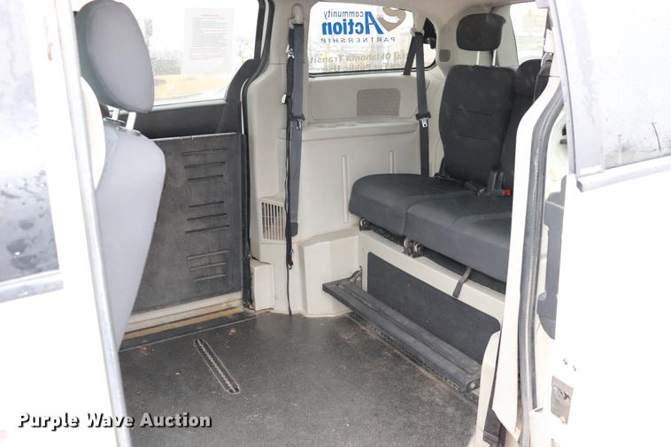 image for item EJ9783 2010 Dodge Grand Caravan SE van