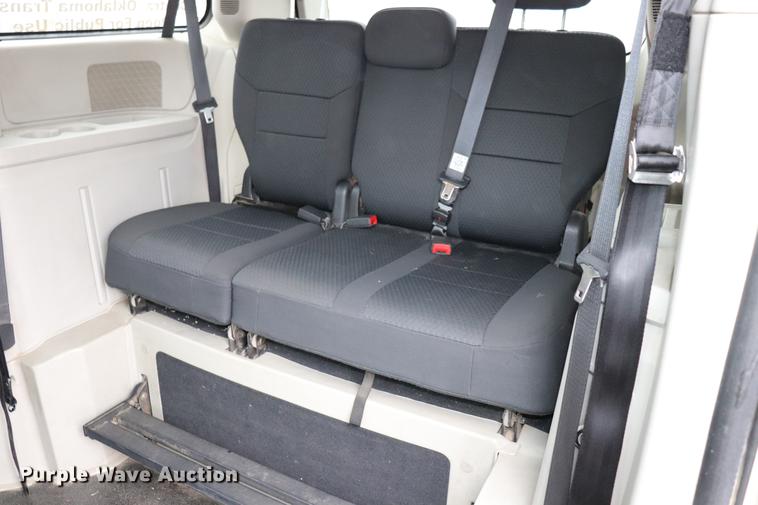 image for item EJ9783 2010 Dodge Grand Caravan SE van