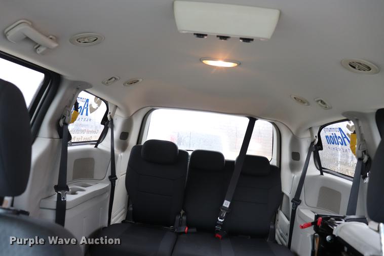 image for item EJ9784 2010 Dodge Grand Caravan SE van