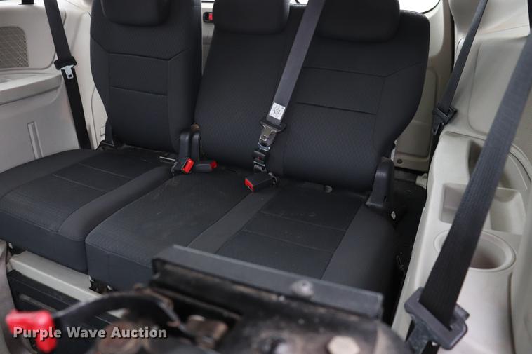 image for item EJ9784 2010 Dodge Grand Caravan SE van