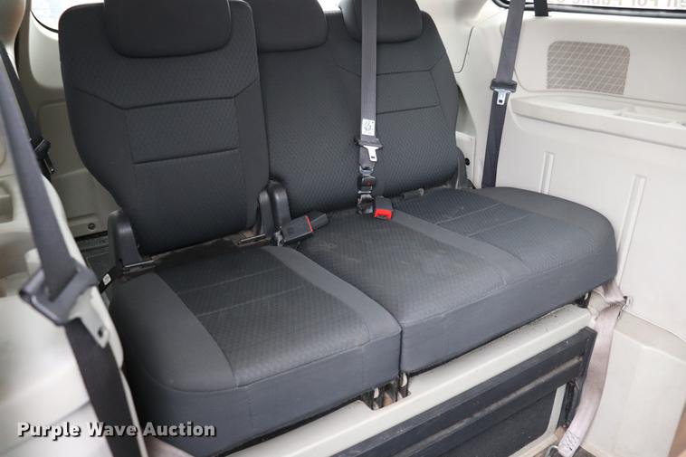 image for item EJ9784 2010 Dodge Grand Caravan SE van