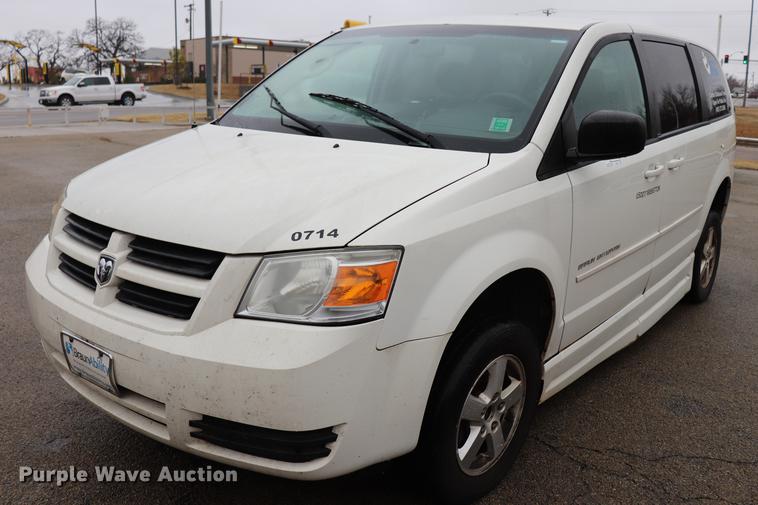 image for item EJ9785 2010 Dodge Grand Caravan SE van