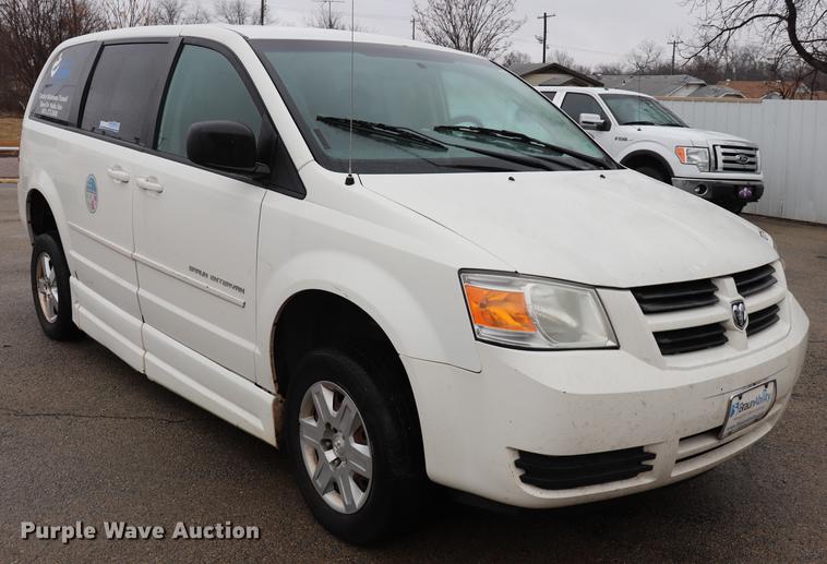 image for item EJ9785 2010 Dodge Grand Caravan SE van
