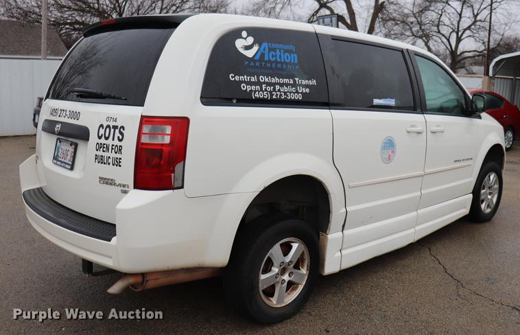 image for item EJ9785 2010 Dodge Grand Caravan SE van
