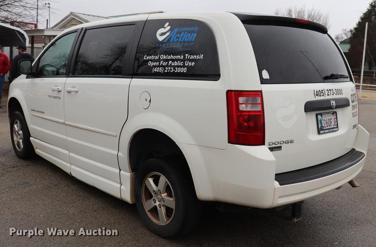 image for item EJ9785 2010 Dodge Grand Caravan SE van