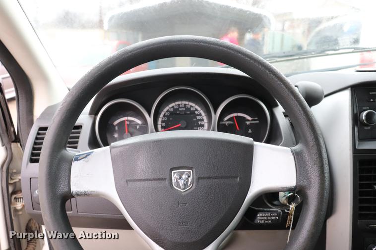 image for item EJ9785 2010 Dodge Grand Caravan SE van