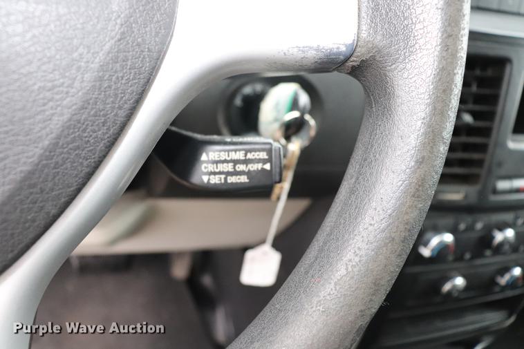 image for item EJ9785 2010 Dodge Grand Caravan SE van