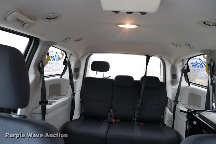 image for item EJ9785 2010 Dodge Grand Caravan SE van