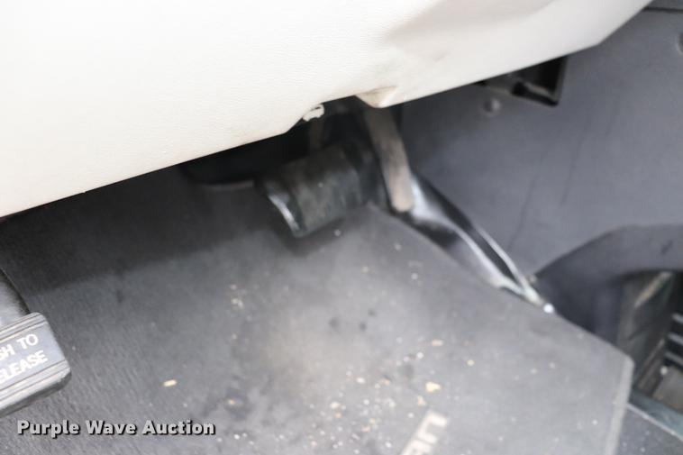 image for item EJ9785 2010 Dodge Grand Caravan SE van