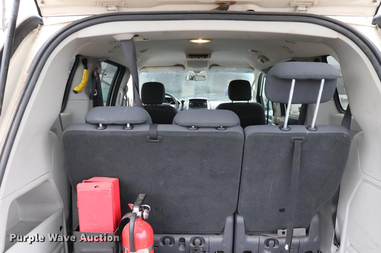 image for item EJ9785 2010 Dodge Grand Caravan SE van