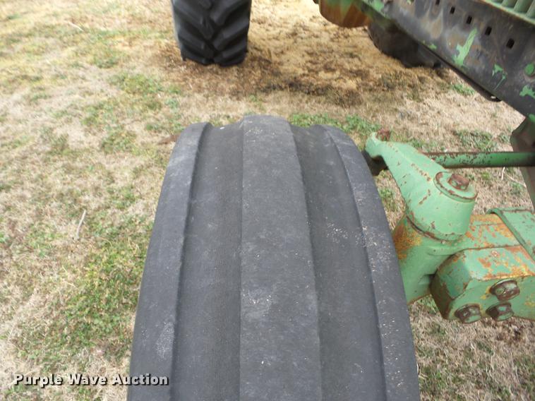 image for item AY9586 John Deere 4440 tractor