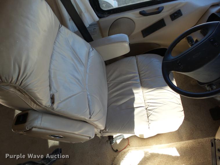 image for item AY9608 1998 Mountainaire Newman RV