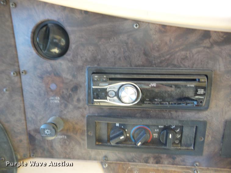 image for item AY9608 1998 Mountainaire Newman RV