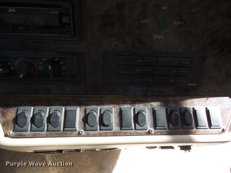 image for item AY9608 1998 Mountainaire Newman RV