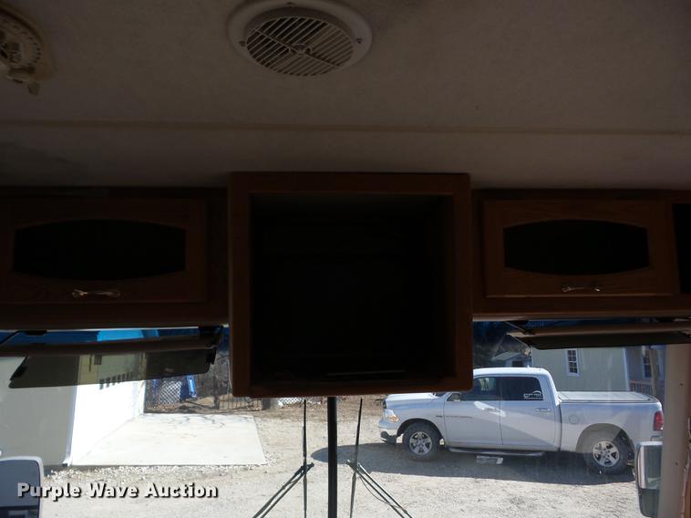 image for item AY9608 1998 Mountainaire Newman RV