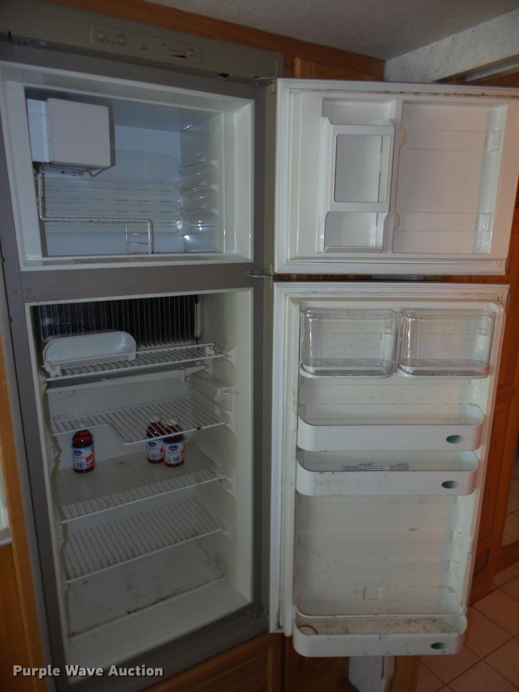 image for item AY9608 1998 Mountainaire Newman RV