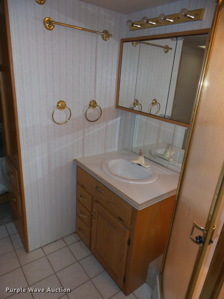 image for item AY9608 1998 Mountainaire Newman RV