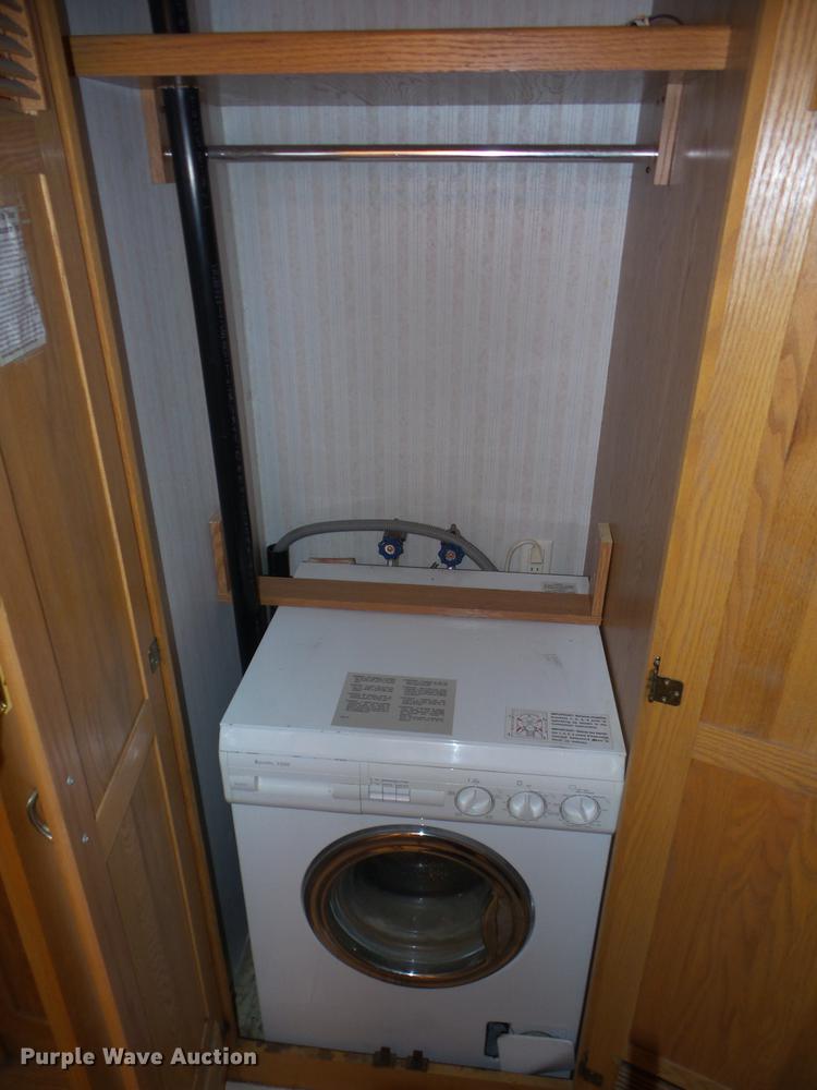 image for item AY9608 1998 Mountainaire Newman RV