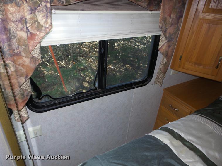 image for item AY9608 1998 Mountainaire Newman RV