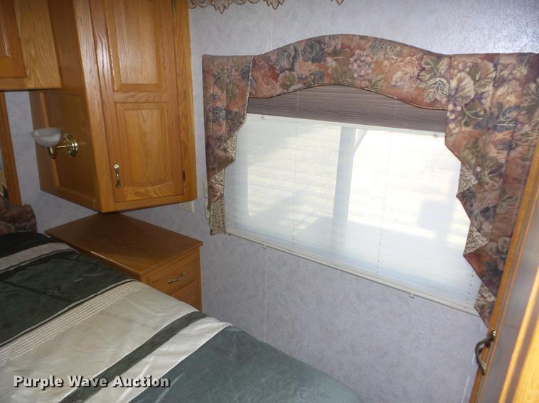 image for item AY9608 1998 Mountainaire Newman RV