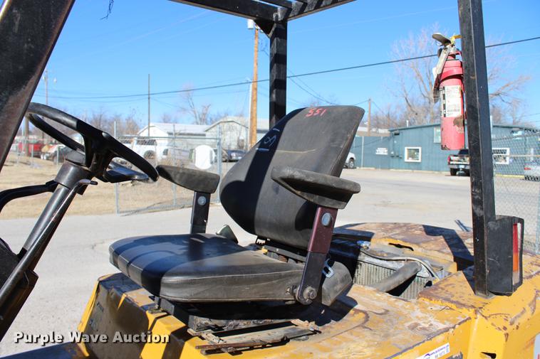 image for item BE9373 Caterpillar BP40 forklift