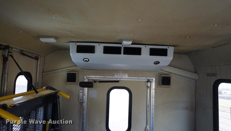 image for item DB0464 1995 Ford Econoline E350 bus