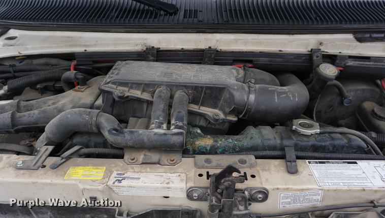 image for item DB0464 1995 Ford Econoline E350 bus