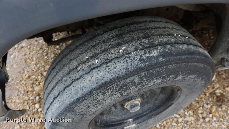 image for item DB0464 1995 Ford Econoline E350 bus