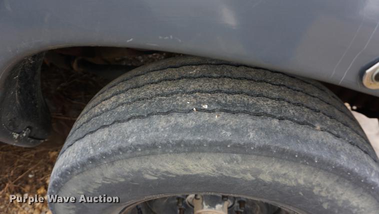 image for item DB0464 1995 Ford Econoline E350 bus