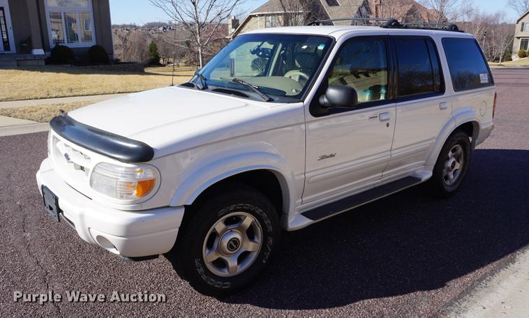 image for item DB0480 2001 Ford Explorer Limited SUV