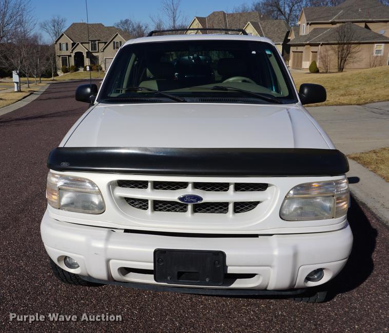 image for item DB0480 2001 Ford Explorer Limited SUV