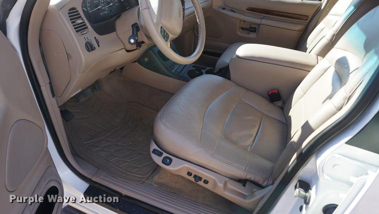 image for item DB0480 2001 Ford Explorer Limited SUV