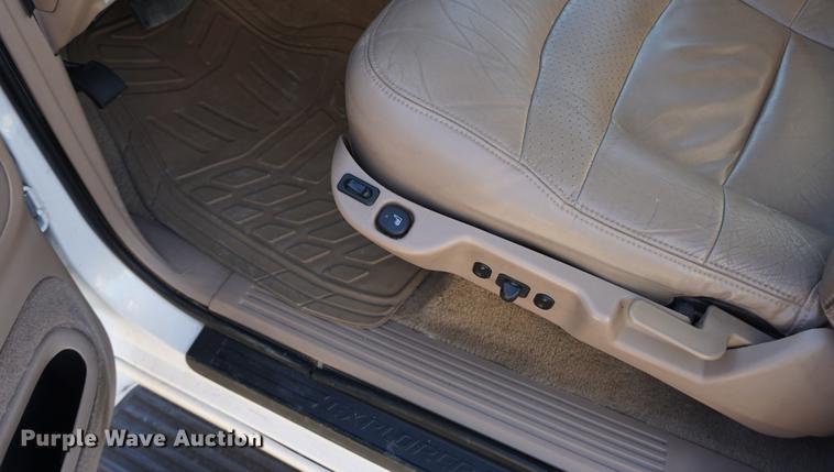 image for item DB0480 2001 Ford Explorer Limited SUV