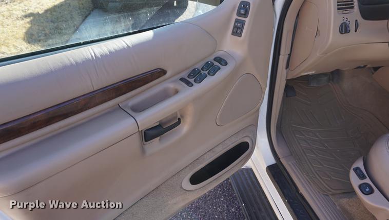 image for item DB0480 2001 Ford Explorer Limited SUV
