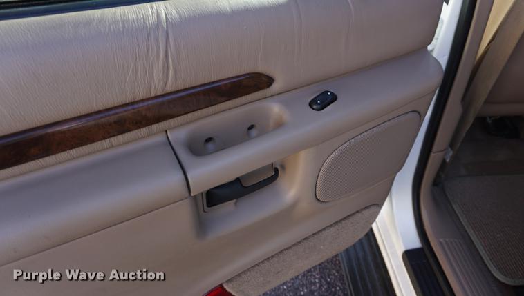 image for item DB0480 2001 Ford Explorer Limited SUV