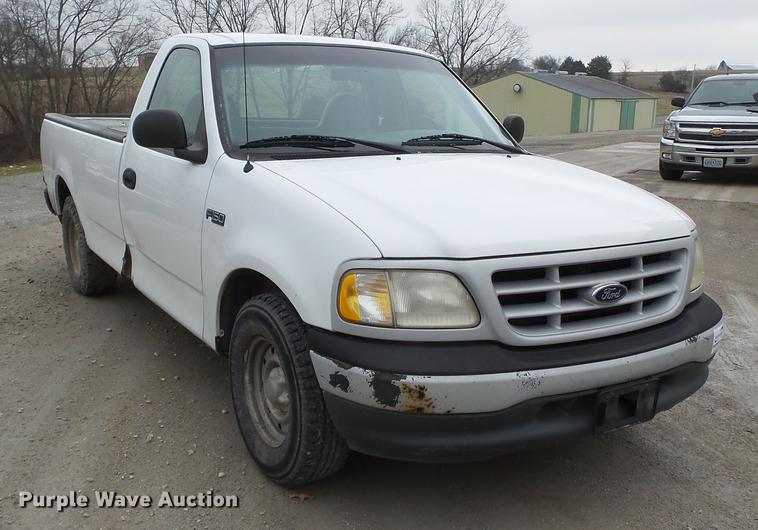 image for item DB7194 1999 Ford F150 pickup truck