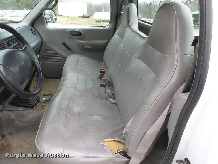 image for item DB7194 1999 Ford F150 pickup truck