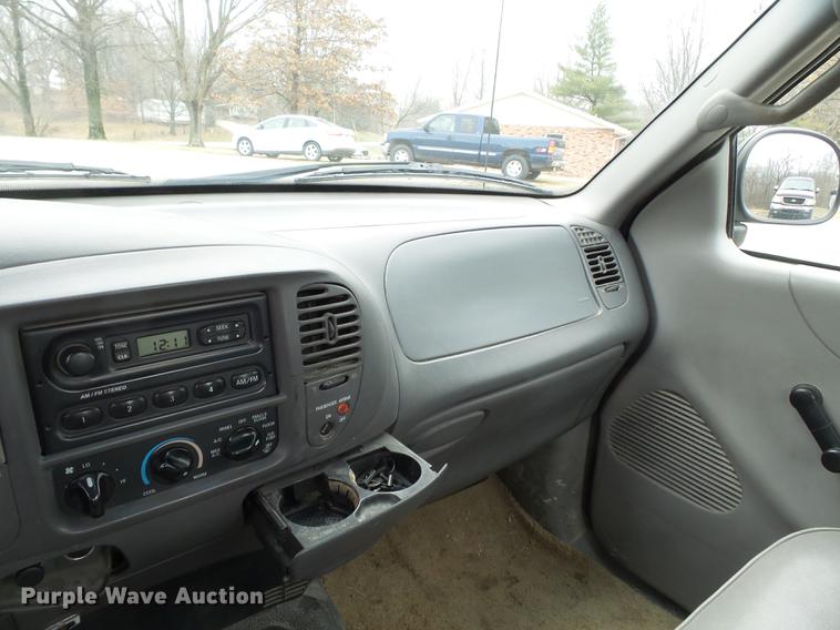 image for item DB7194 1999 Ford F150 pickup truck