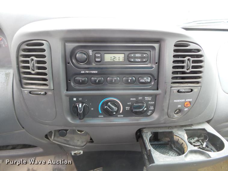 image for item DB7194 1999 Ford F150 pickup truck