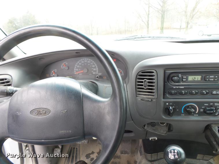 image for item DB7194 1999 Ford F150 pickup truck