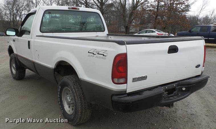 image for item DB7195 2001 Ford F250 Super Duty pickup truck