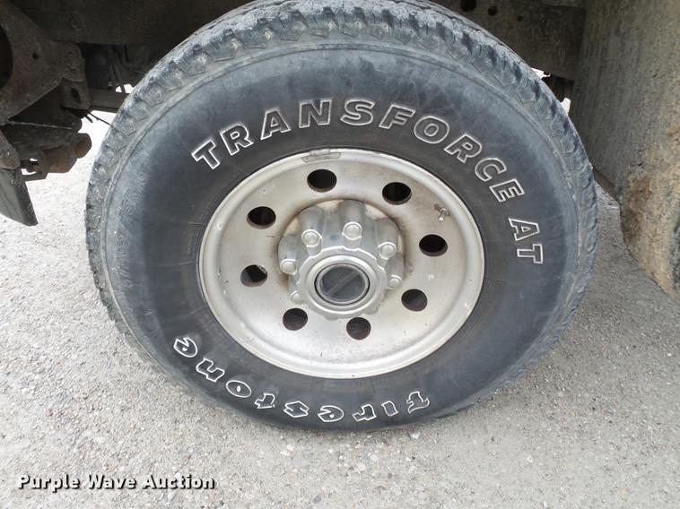 image for item DB7195 2001 Ford F250 Super Duty pickup truck